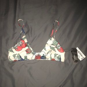 NWT 💕 Tavik Swim Top
